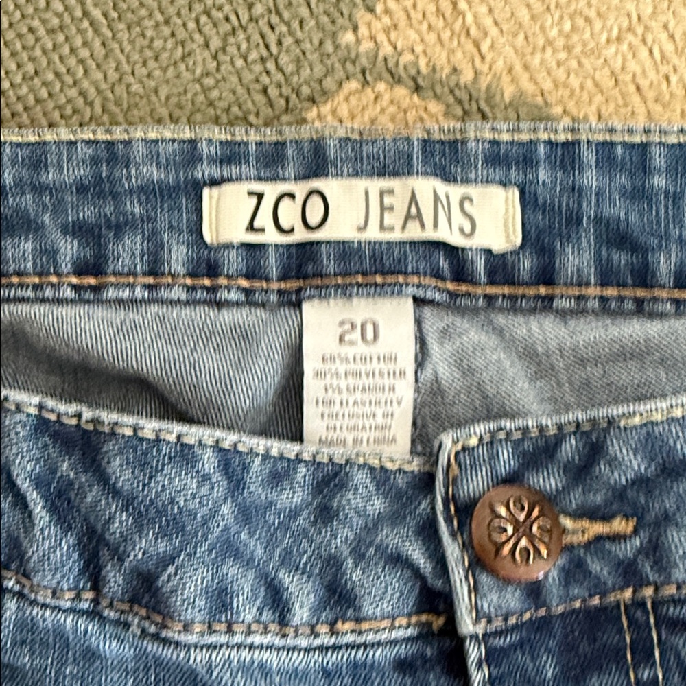 Casual Distressed Boyfriend Jeans in Blue - Picture 2 of 6